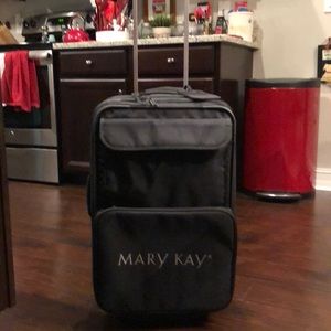 Mary Kay consultant bag and rolling suitcase